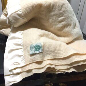 VINTAGE ESMOND DOUBLE SIZE WOOL BLANKETS